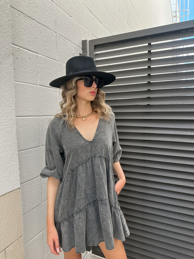 KALLI VNECK WASHED TIERED DRESS
