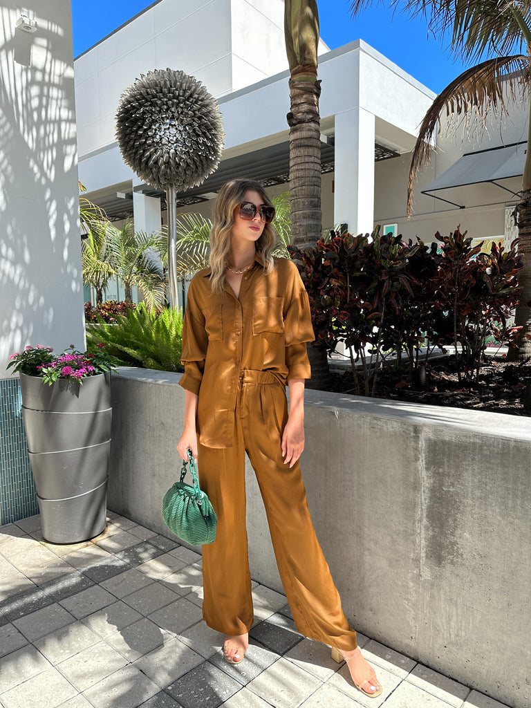 CASSIA OVERSIZED BUTTON UP SHIRT