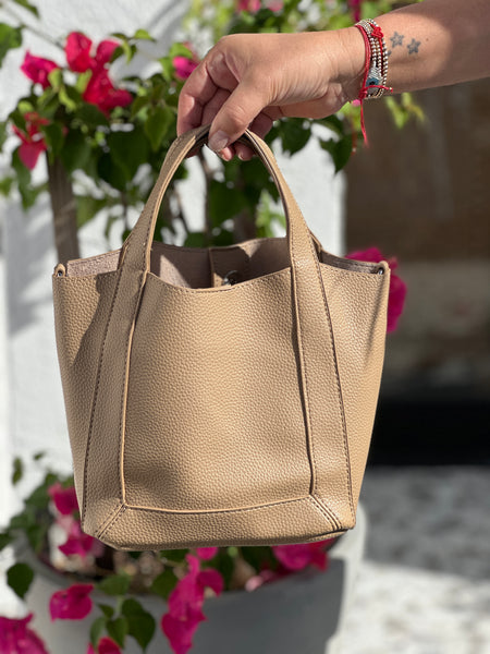 FRANKIE LEATHER PEBBLE BUCKET BAG