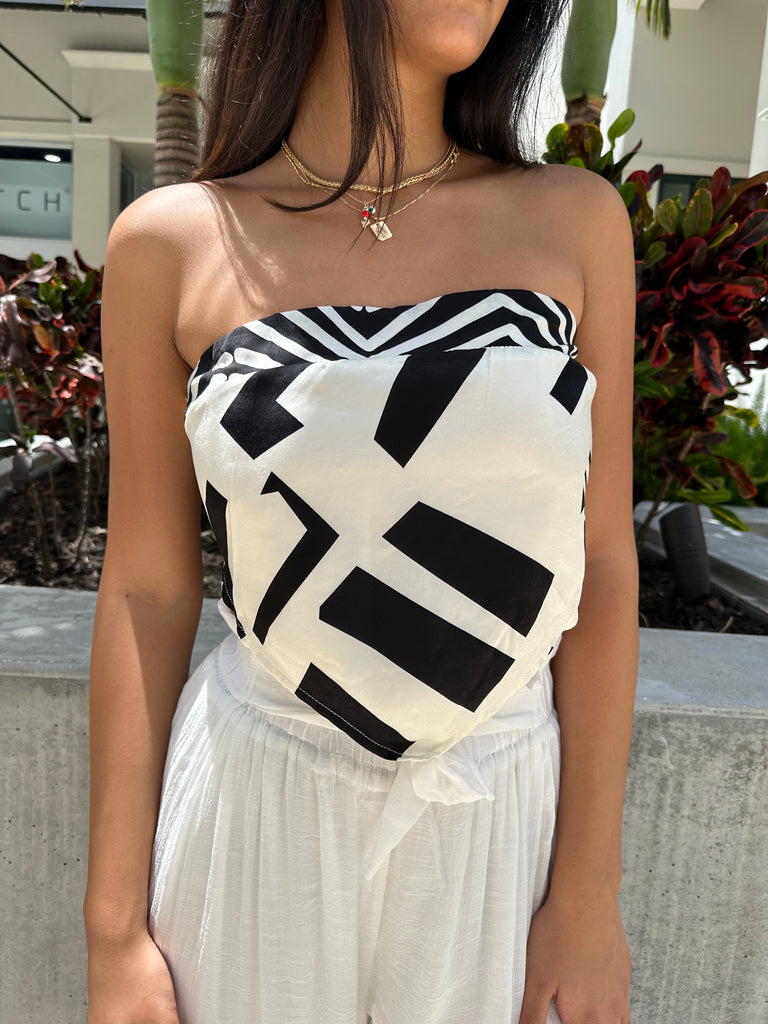 KAI STRAPLESS TOP