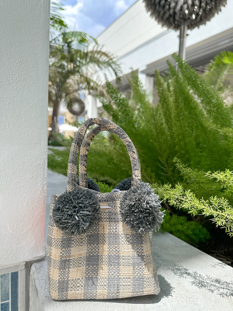 POMPOM BUCKET BAG