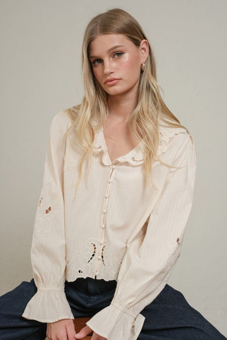 MAGGY SLEEVELESS BUTTON UP BLOUSE