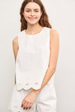 BENEVA LINEN BEND SCALLOP EMBROIDERED TOP