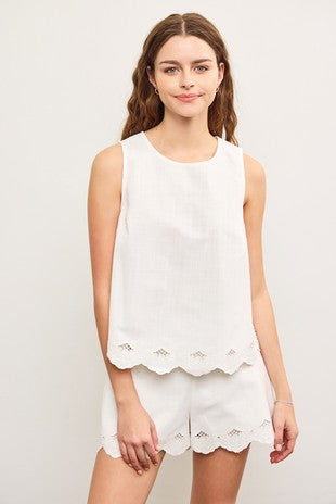 BENEVA LINEN BEND SCALLOP EMBROIDERED TOP