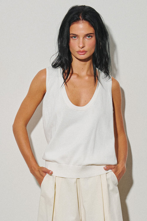ELEANOR SCOOP NECK TOP
