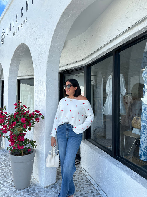 HEART EMBROIDERED HEART SWEATER