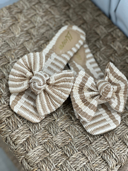 SHIRAH RAFFIA BOW SLIDE SANDAL