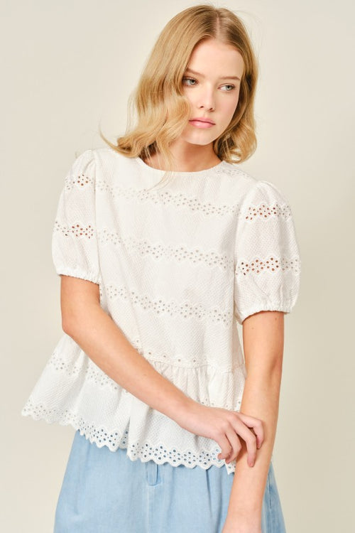 YAMI LACE SCALOP SLEEVE BLOUSE